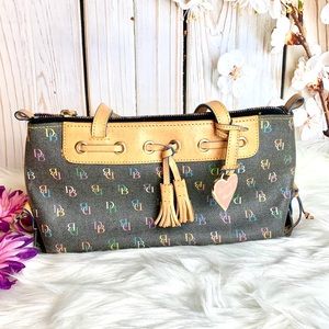 Dooney & Bourke Medium signature Shoulder bag